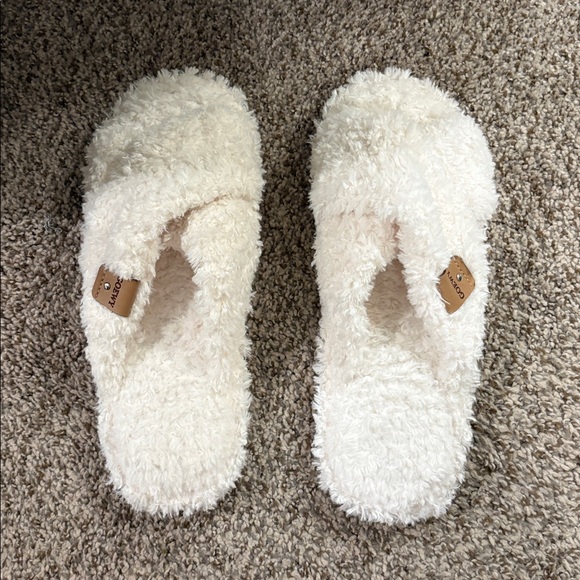 ✨Fuzzy Slippers✨ - Picture 2 of 3